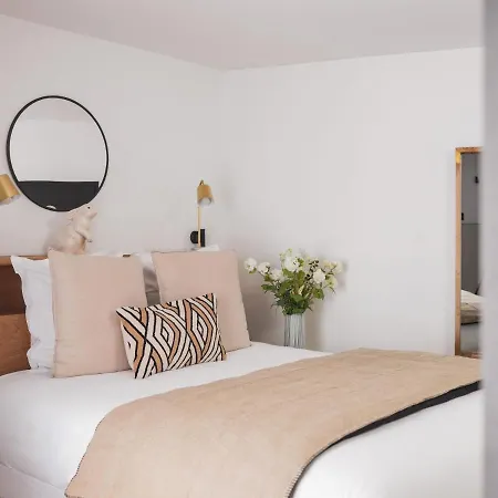 Maisons Du Monde & - Отель 4*