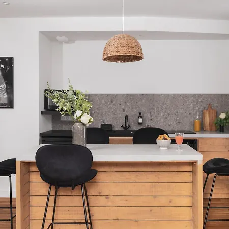 Отель Maisons Du Monde & -