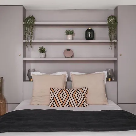 Отель Maisons Du Monde & - 4*