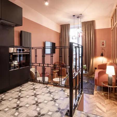 Maisons Du Monde & - Отель 4*