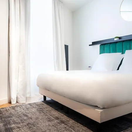 Maisons Du Monde & - 4*