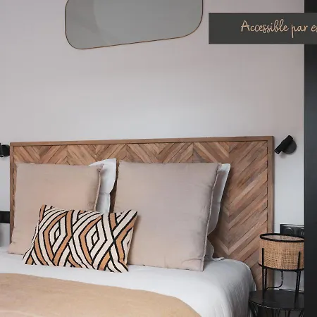 Maisons Du Monde & - 4*